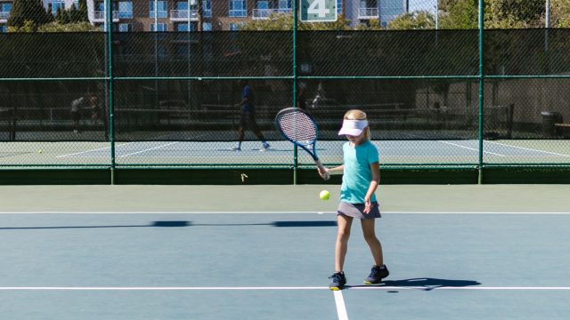 UM i tennis skudt i gang på HIKs anlæg i Hellerup