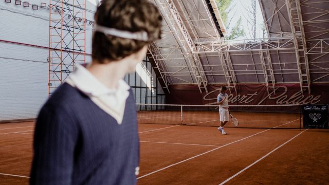 Tauson eneste dansker på græs mens Rune udskyder comeback